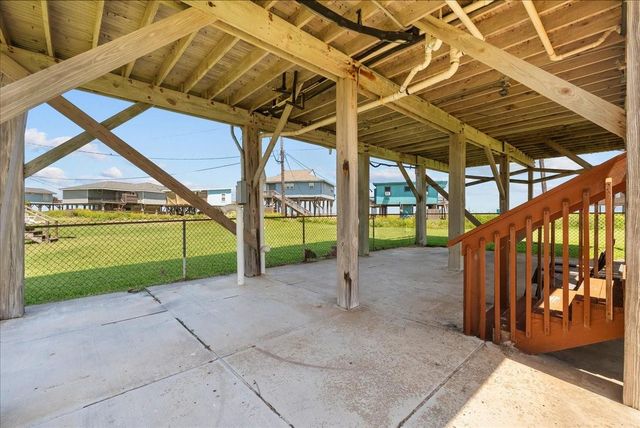 819 Sea Shell Drive, Surfside Beach, TX 77541