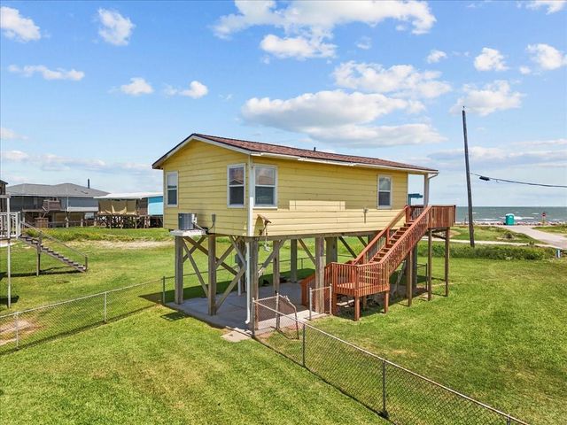 819 Sea Shell Drive, Surfside Beach, TX 77541