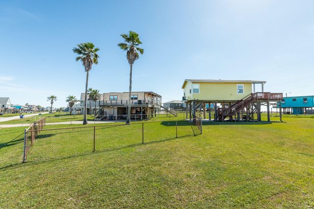 819 Sea Shell Drive, Surfside Beach, TX 77541