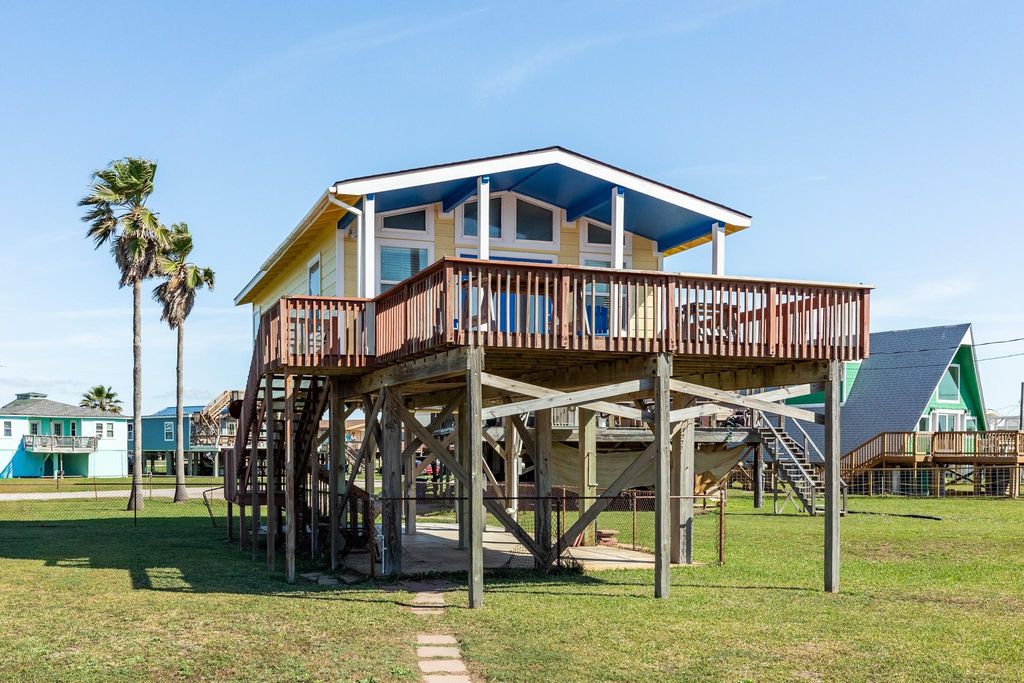 819 Sea Shell Drive, Surfside Beach, TX 77541