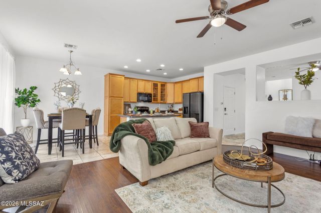 191 W Camino Espiga, Sahuarita, AZ 85629