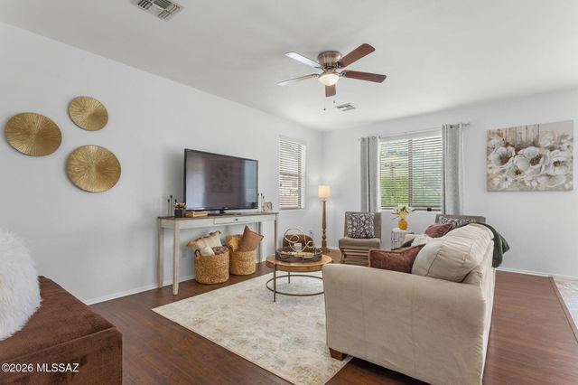 191 W Camino Espiga, Sahuarita, AZ 85629