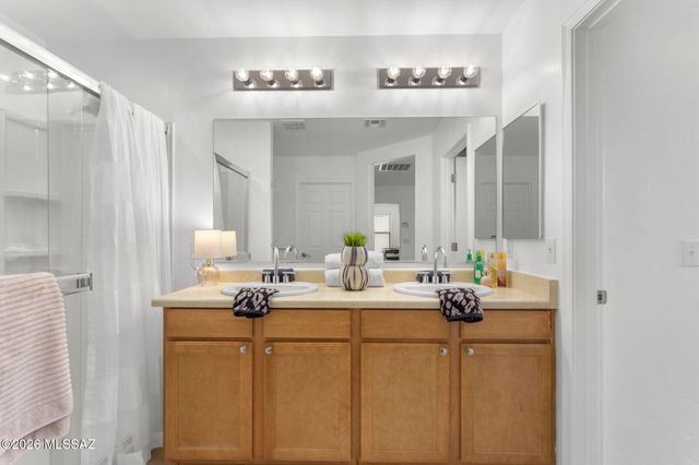 191 W Camino Espiga, Sahuarita, AZ 85629