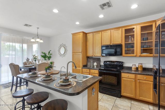 191 W Camino Espiga, Sahuarita, AZ 85629