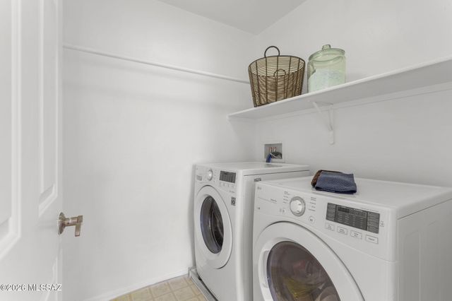 191 W Camino Espiga, Sahuarita, AZ 85629