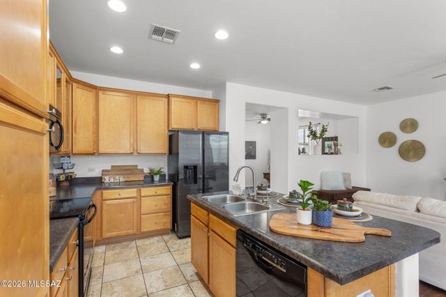 191 W Camino Espiga, Sahuarita, AZ 85629
