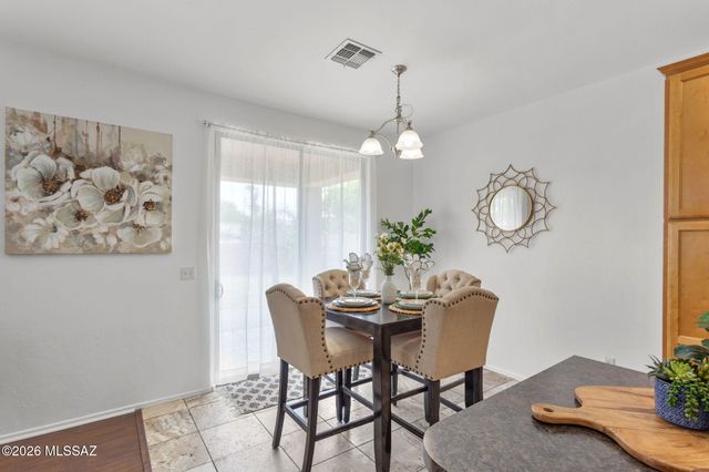 191 W Camino Espiga, Sahuarita, AZ 85629