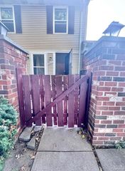 39514 Old Dominion Dr, Clinton Township, MI 48038