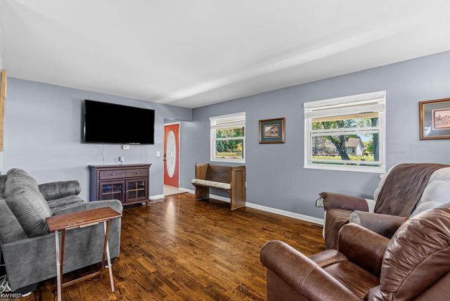4216 Lahring Road, Linden, MI 48451