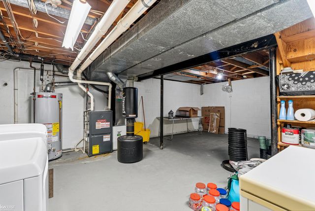 4216 Lahring Road, Linden, MI 48451
