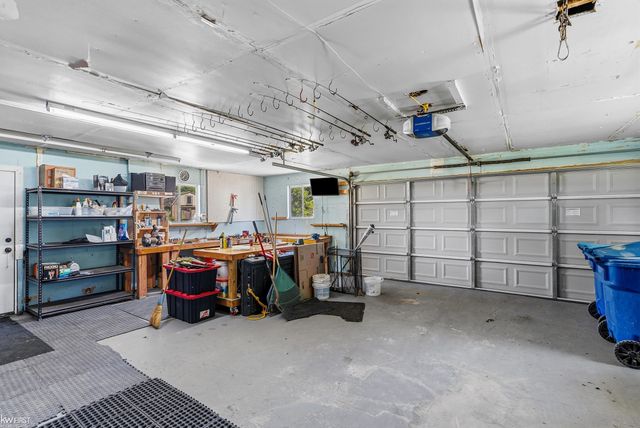 4216 Lahring Road, Linden, MI 48451