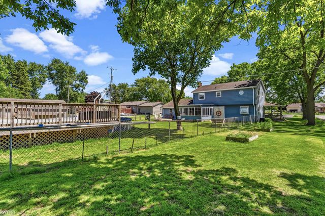 4216 Lahring Road, Linden, MI 48451