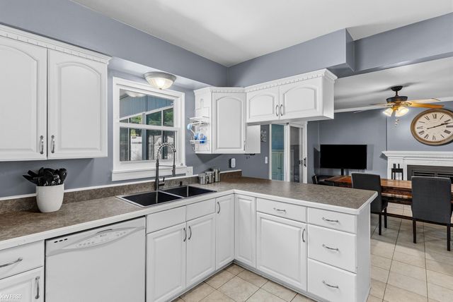4216 Lahring Road, Linden, MI 48451