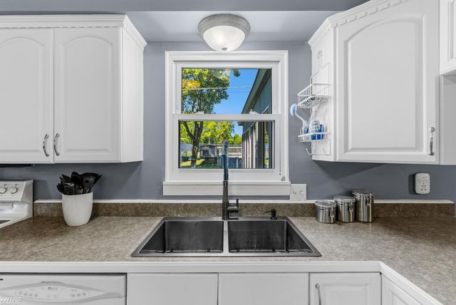 4216 Lahring Road, Linden, MI 48451