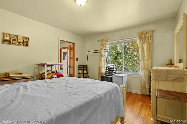 6151 Oakman Boulevard, Dearborn, MI 48126