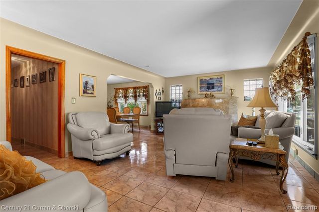 6151 Oakman Boulevard, Dearborn, MI 48126