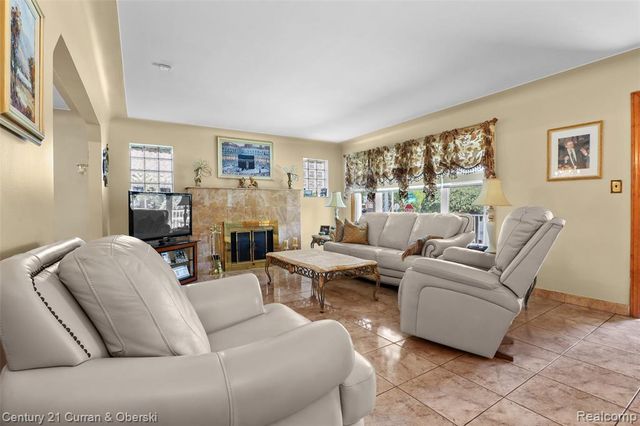 6151 Oakman Boulevard, Dearborn, MI 48126
