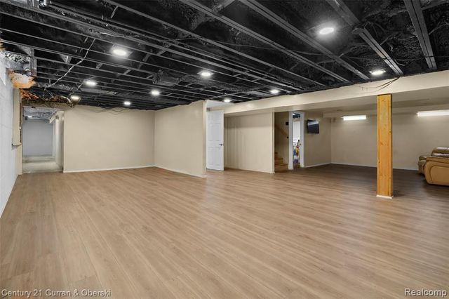 6151 Oakman Boulevard, Dearborn, MI 48126