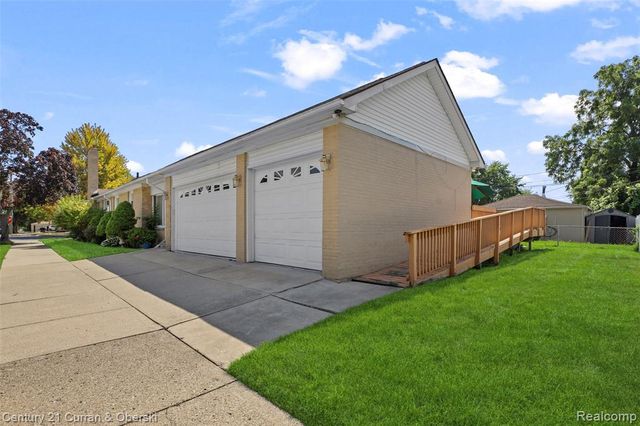 6151 Oakman Boulevard, Dearborn, MI 48126