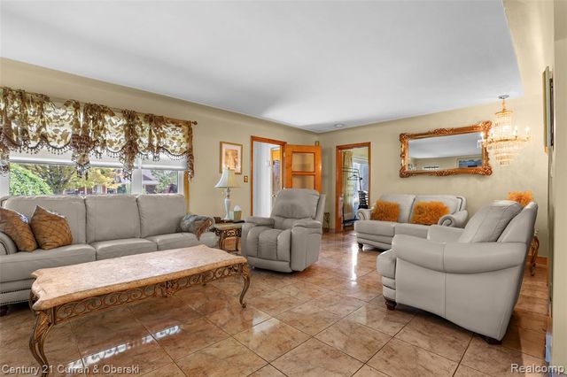 6151 Oakman Boulevard, Dearborn, MI 48126