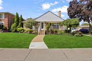 6151 Oakman Boulevard, Dearborn, MI 48126