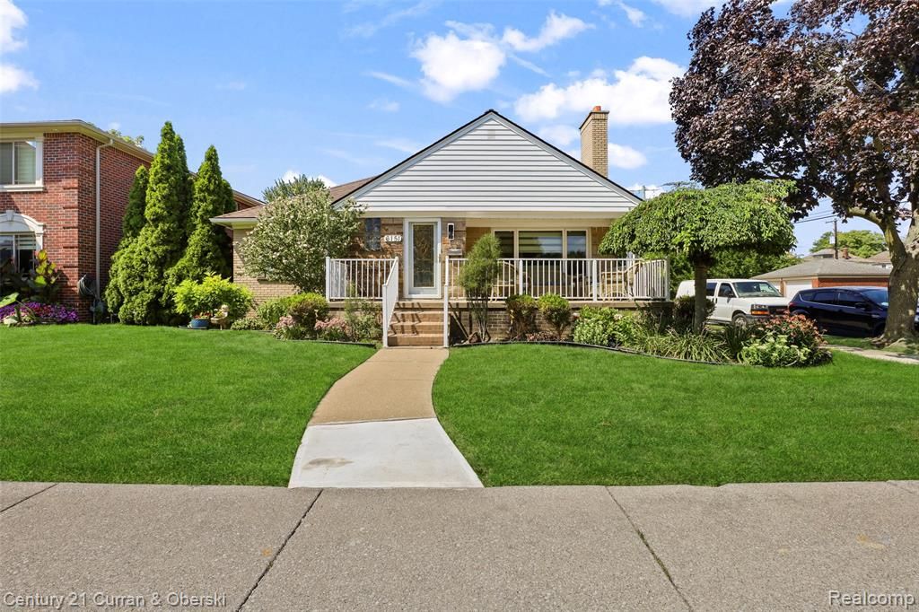 6151 Oakman Boulevard, Dearborn, MI 48126