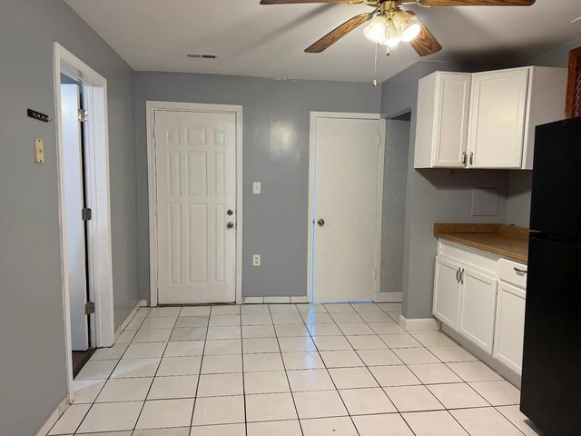 3033 S Kenneth Avenue, Chicago, IL 60623