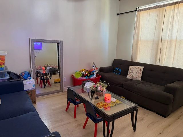 3033 S Kenneth Avenue, Chicago, IL 60623