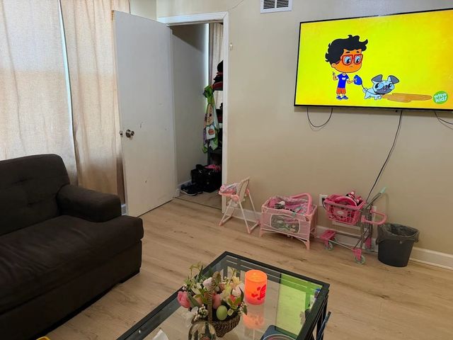 3033 S Kenneth Avenue, Chicago, IL 60623