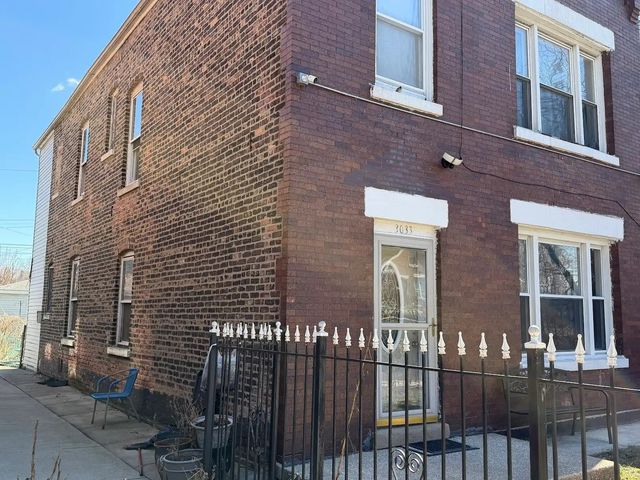 3033 S Kenneth Avenue, Chicago, IL 60623