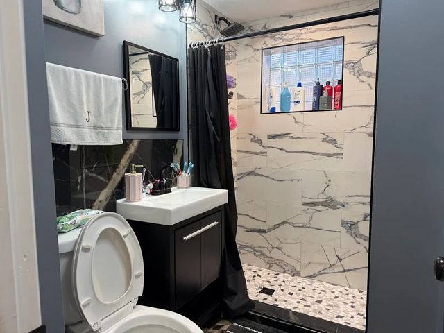 3033 S Kenneth Avenue, Chicago, IL 60623