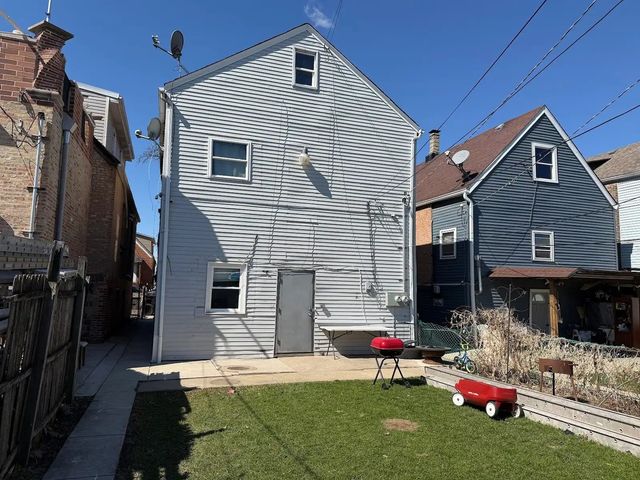 3033 S Kenneth Avenue, Chicago, IL 60623