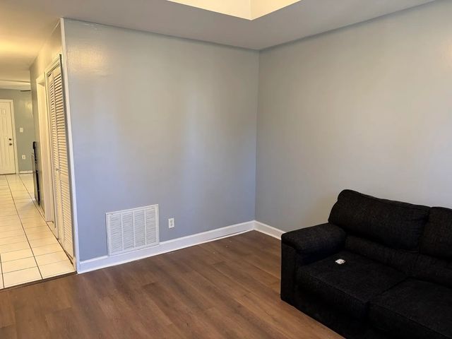 3033 S Kenneth Avenue, Chicago, IL 60623