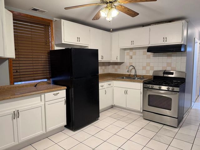 3033 S Kenneth Avenue, Chicago, IL 60623