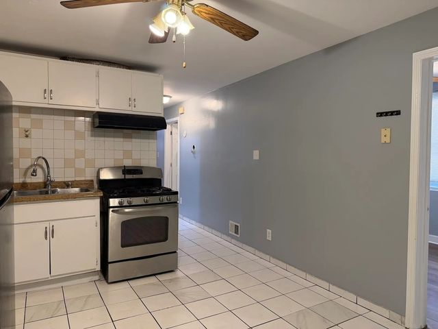 3033 S Kenneth Avenue, Chicago, IL 60623