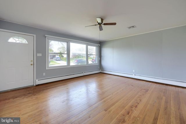 131 CAMBRIDGE DR, Mechanicsburg, PA 17055