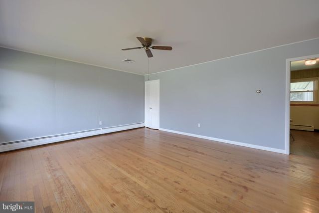 131 CAMBRIDGE DR, Mechanicsburg, PA 17055