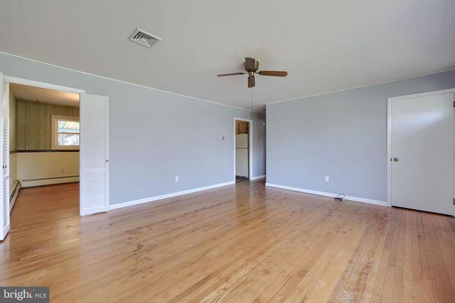 131 CAMBRIDGE DR, Mechanicsburg, PA 17055