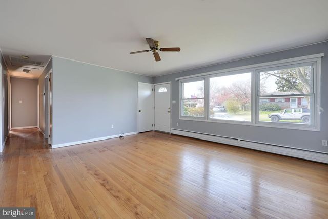 131 CAMBRIDGE DR, Mechanicsburg, PA 17055
