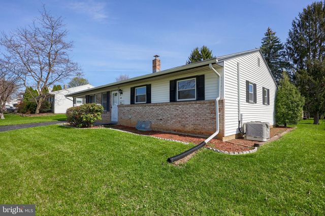 131 CAMBRIDGE DR, Mechanicsburg, PA 17055