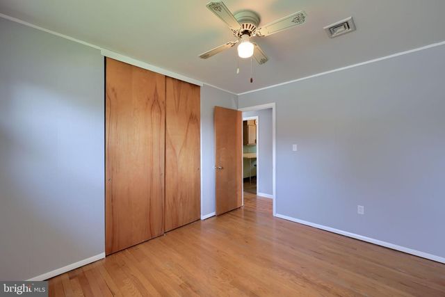 131 CAMBRIDGE DR, Mechanicsburg, PA 17055