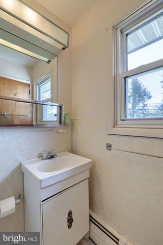 131 CAMBRIDGE DR, Mechanicsburg, PA 17055
