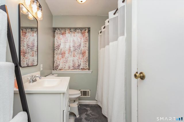 59 Woodway Road APT 1, Stamford, CT 06907