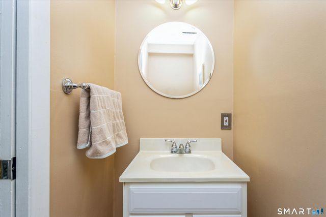 59 Woodway Road APT 1, Stamford, CT 06907