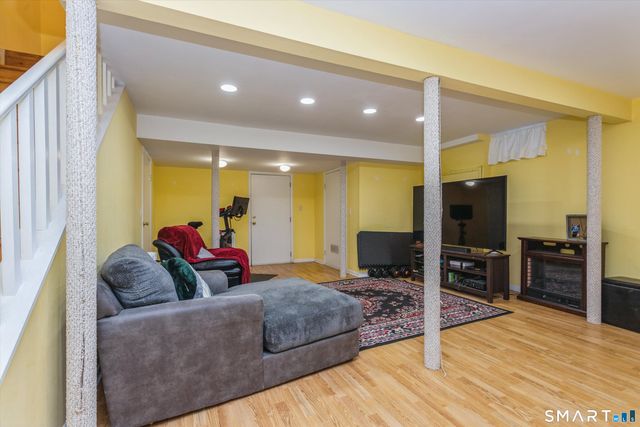 59 Woodway Road APT 1, Stamford, CT 06907