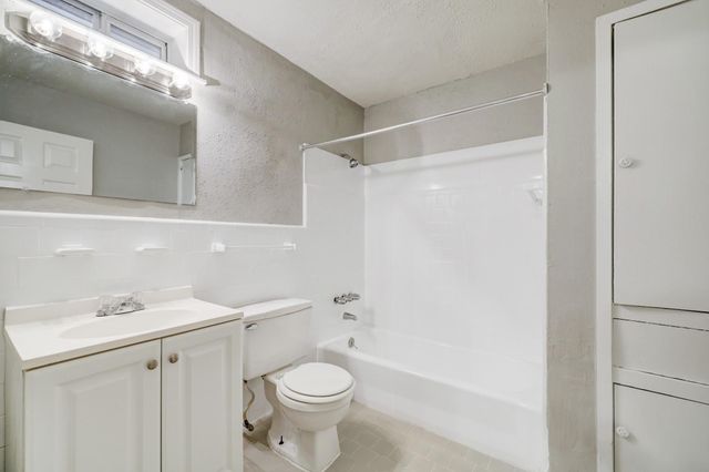 2202 Park Street 12, Houston, TX 77019