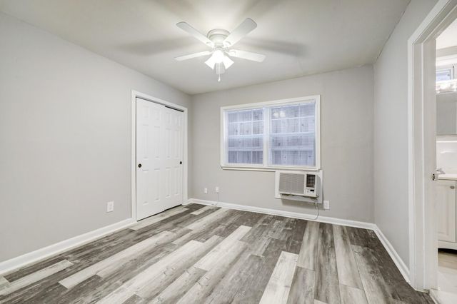 2202 Park Street 12, Houston, TX 77019