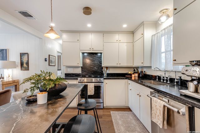 528 FREY ST, Boerne, TX 78006