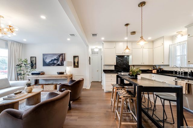 528 FREY ST, Boerne, TX 78006