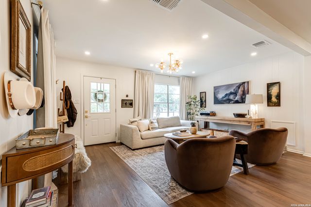 528 FREY ST, Boerne, TX 78006